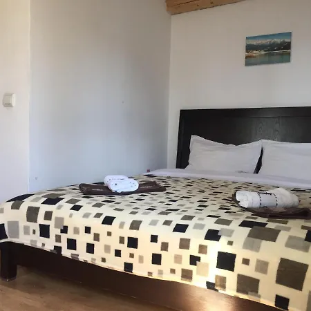 Casa Dintre Brazi *